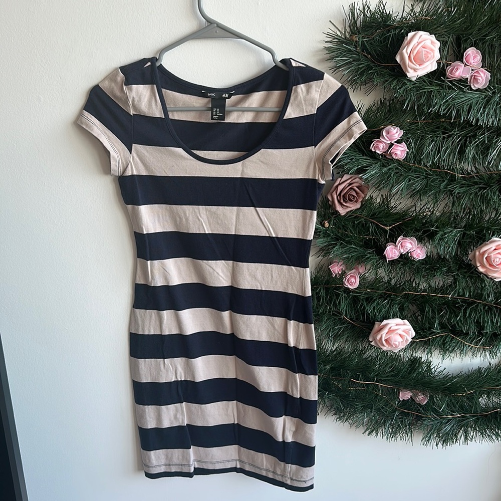 H&M never worn dress - navy blue and tan - size XS